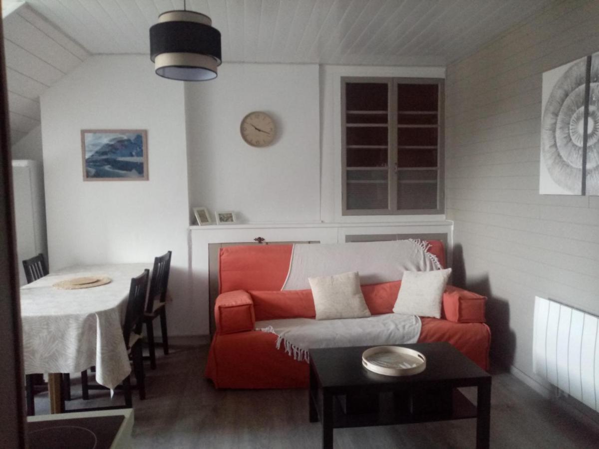Charmant Appartement Au Centre De Bagnères-de-Bigorre Екстериор снимка